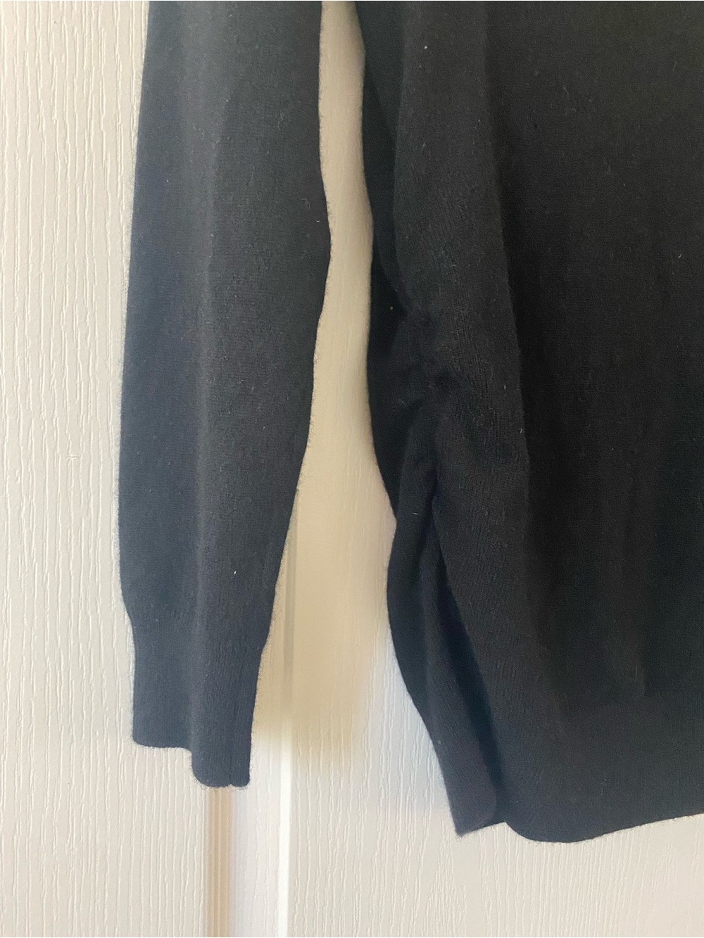 Quince Black V-Neck 100% Cashmere Women's Sweater Quiet Luxury Old Money - Picture 5 of 7